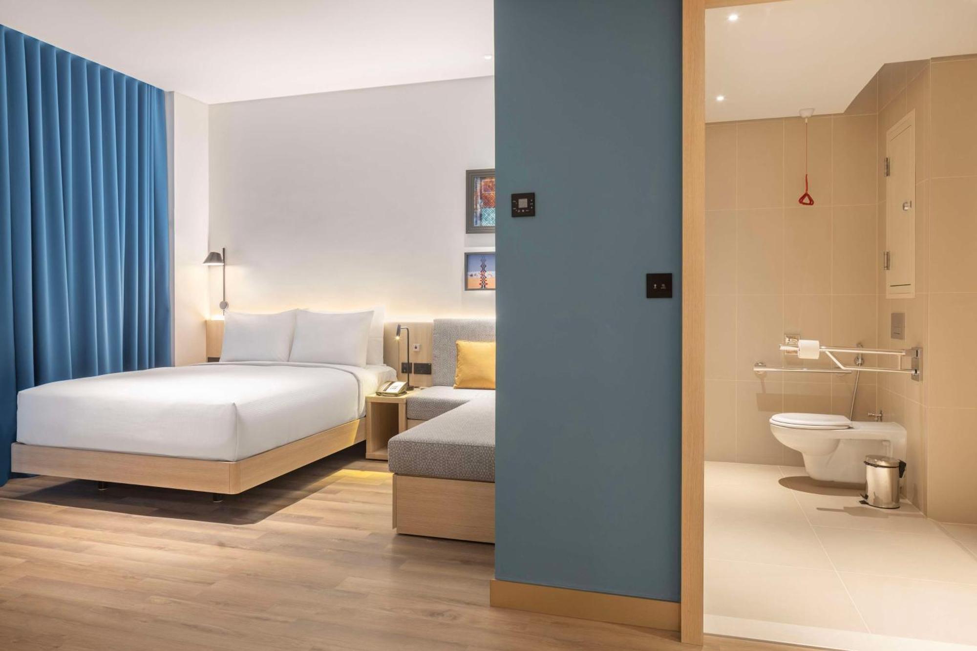 Hampton By Hilton Kuwait Salmiya Kuwait City Exterior foto