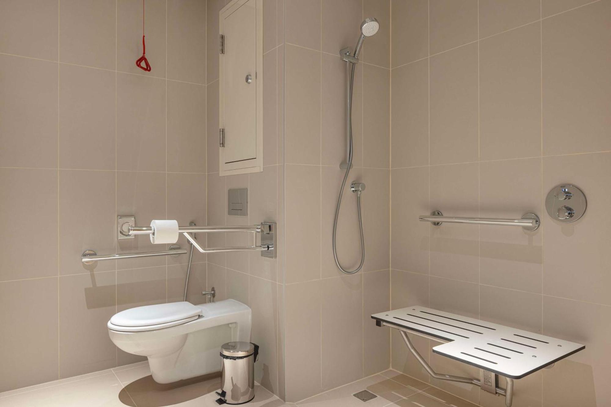Hampton By Hilton Kuwait Salmiya Kuwait City Exterior foto