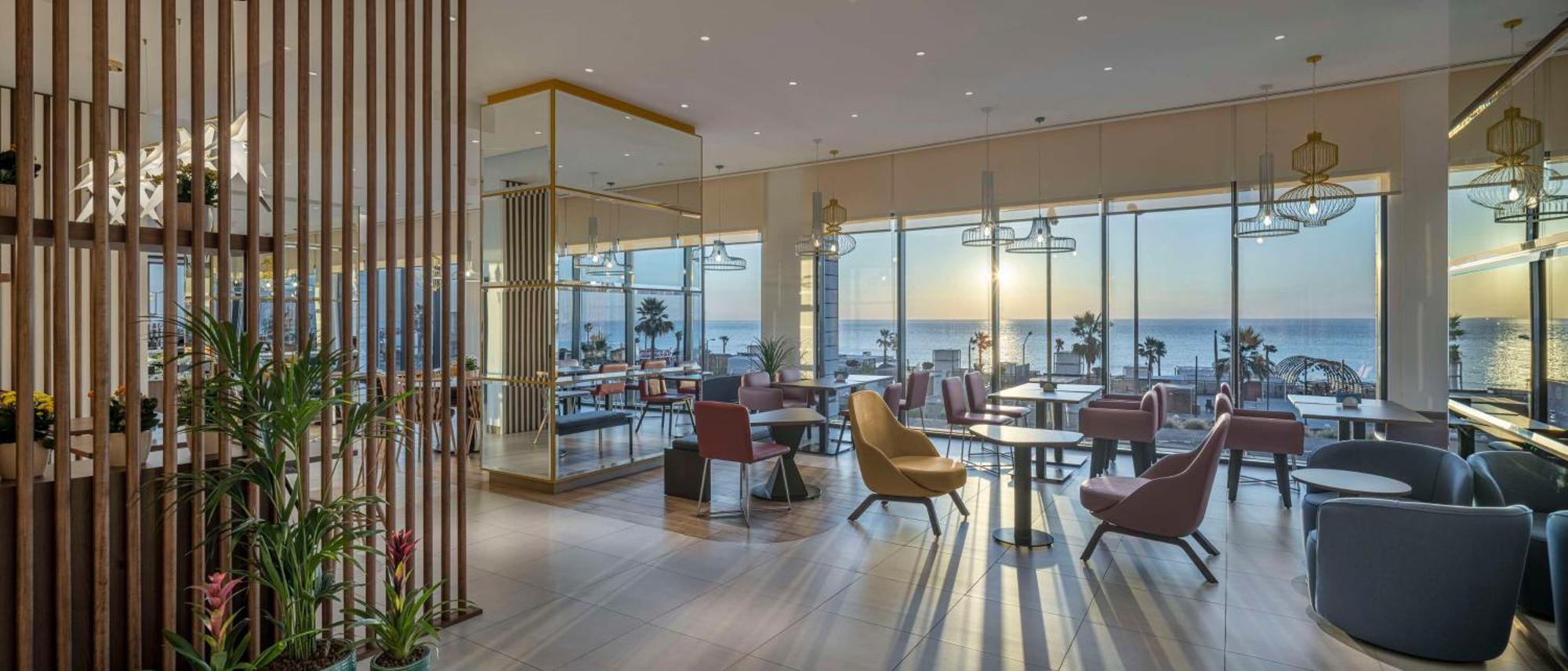 Hampton By Hilton Kuwait Salmiya Kuwait City Exterior foto