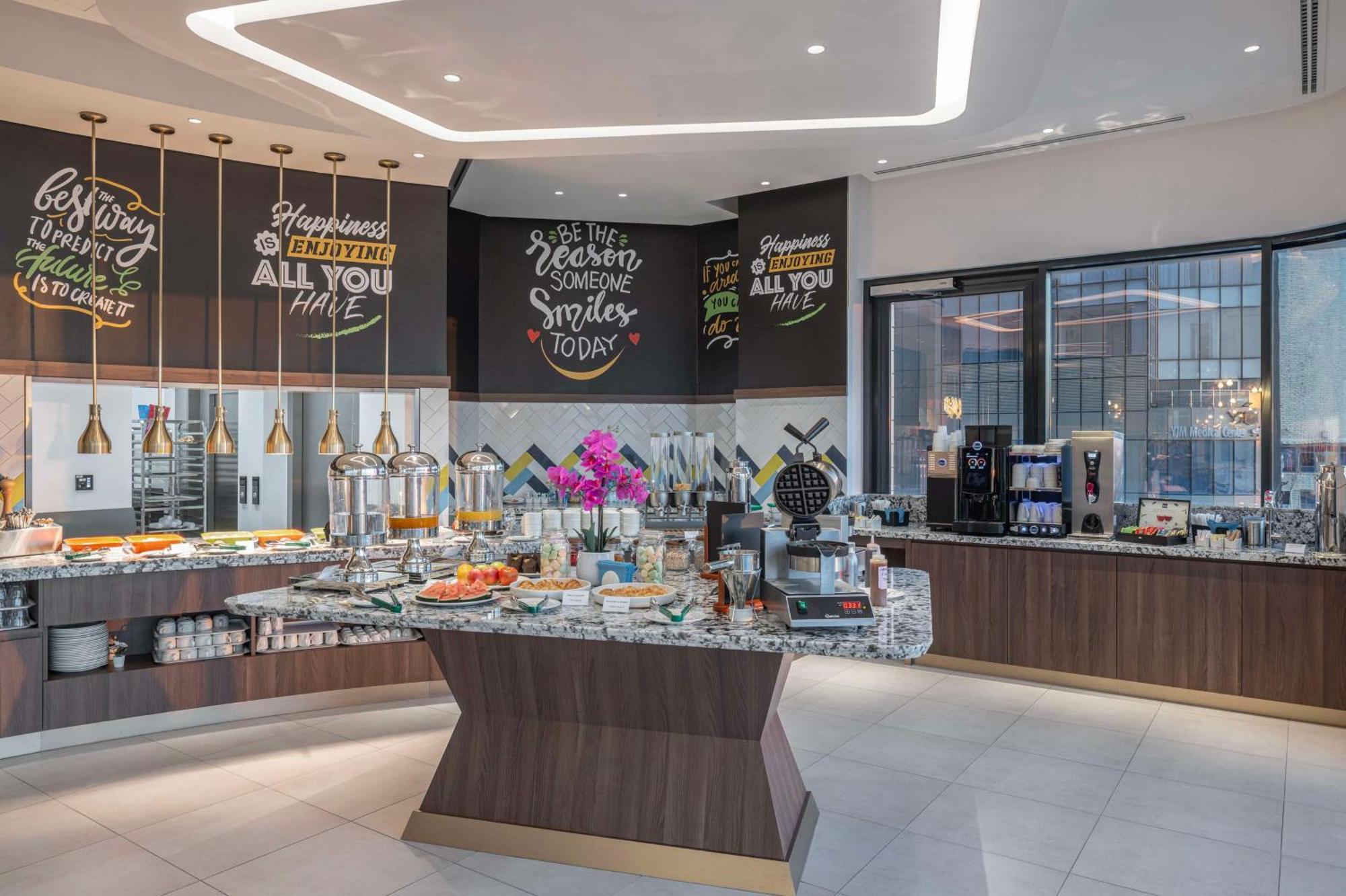 Hampton By Hilton Kuwait Salmiya Kuwait City Exterior foto